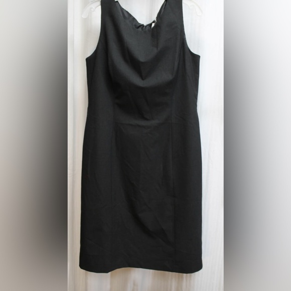 Tahari Dresses & Skirts - 🐸Tahari, Arthur G. Levine - Charcoal Gray Sleeveless Shift Dress - Size 10